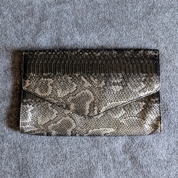 FAUX SNAKESKIN CLUTCH - Picture 1 of 2